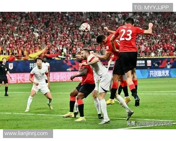 成都蓉城足球俱乐部奋勇拼搏力争中超冠军展现蓉城足球新风貌 成都蓉城足球俱乐部奋勇拼搏力争中超冠军展现蓉城足球新风貌